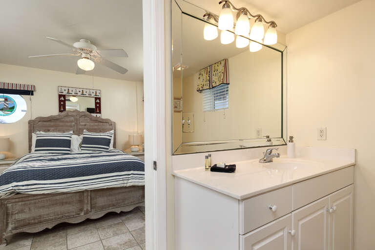 Second bedroom with full size bathroom