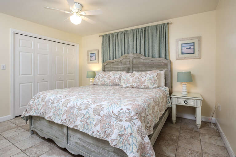Master Suite with king size bed