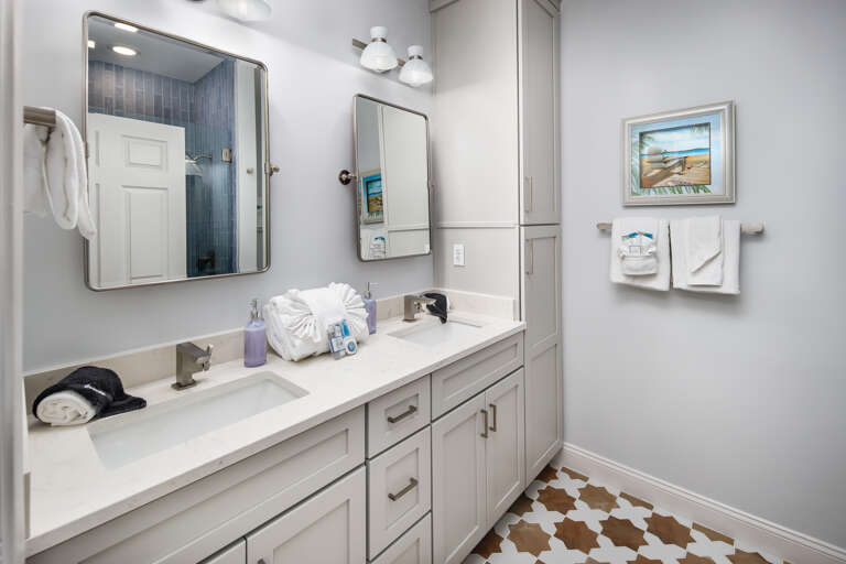Master bathroom with double vanities Master bathroom with double vanities