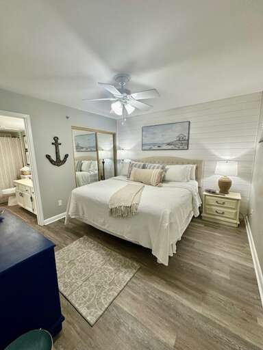 Second bedroom with king size bed and bathroom access