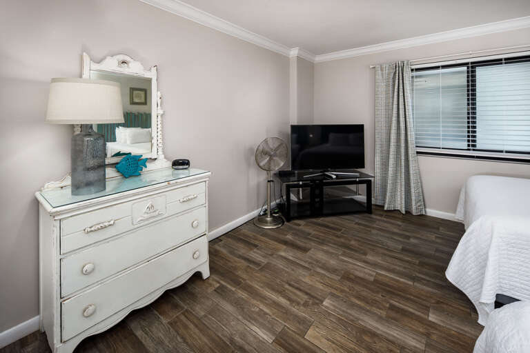 Second bedroom with TV