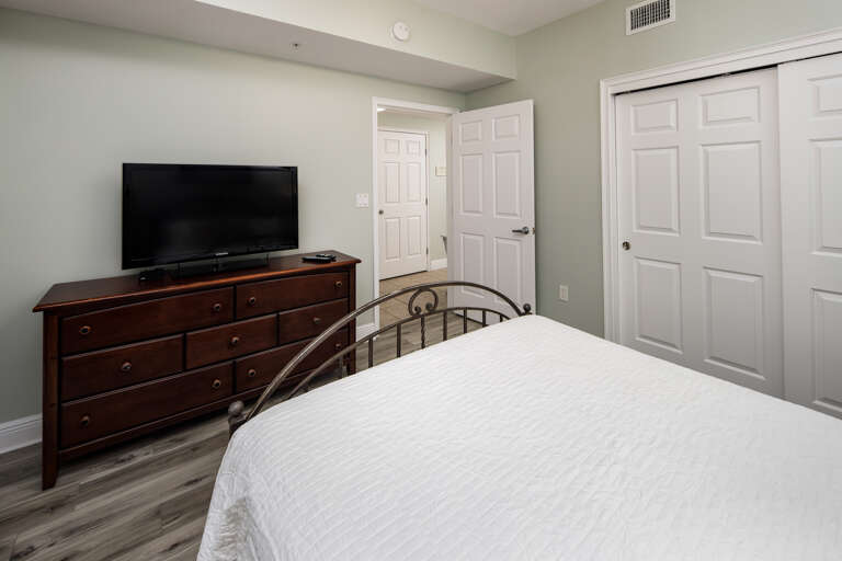 Second bedroom with TV