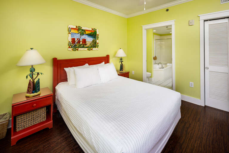 Second bedroom with queen size bed Second bedroom with queen size bed