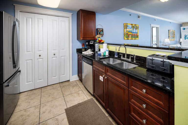 Fully stocked kitchen Fully stocked kitchen