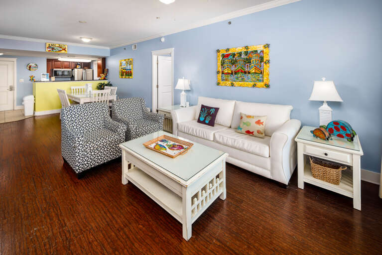 Living room with queen size sleeper sofa Living room with queen size sleeper sofa