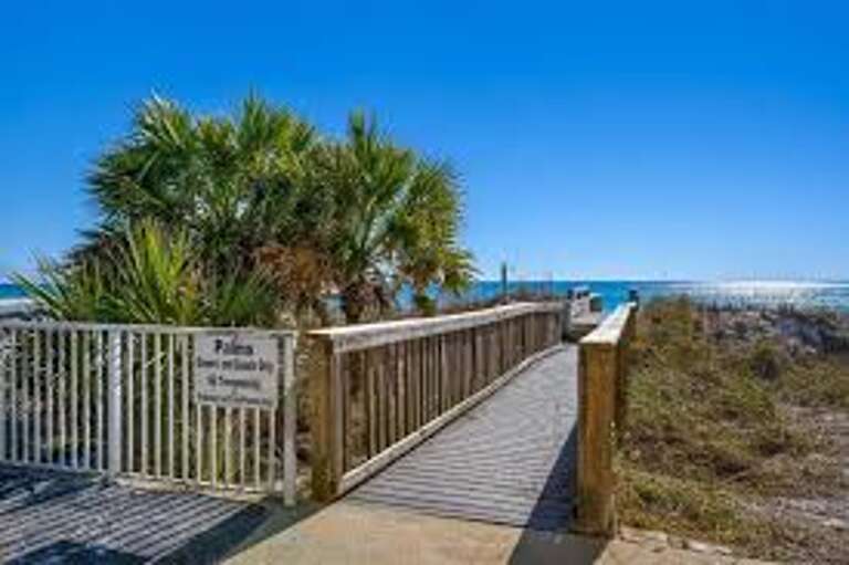 Dune walkover to the beach