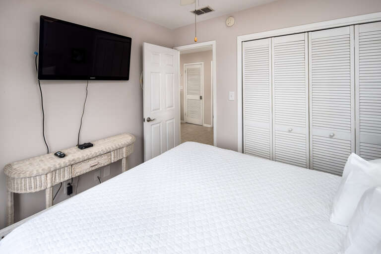 Second bedroom with TV