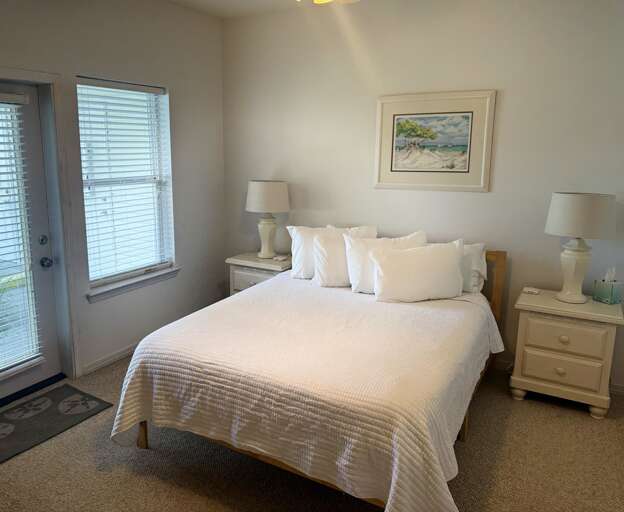 Master bedroom with queen size bed