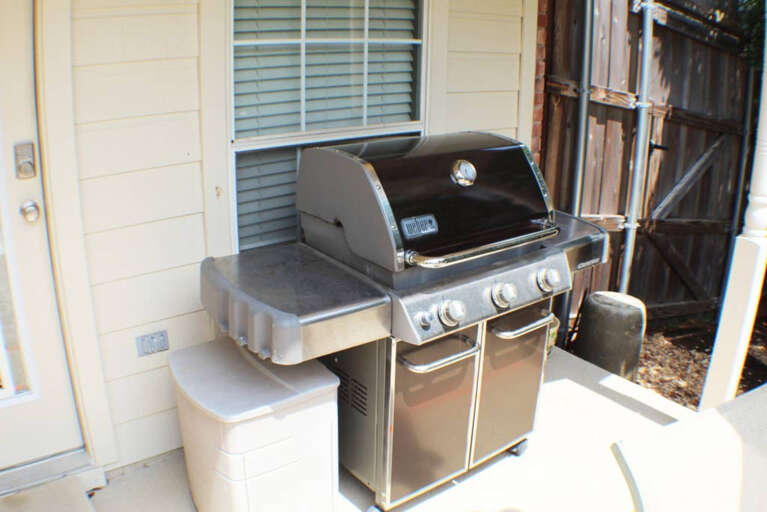 Backyard Grill - Propane