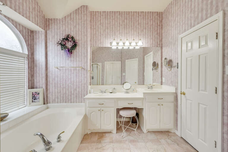 33 copy_resized_to_2048x1536.jpg