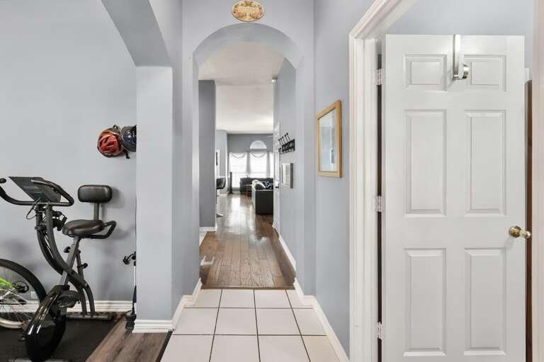 08-1705 Fairfax Drive_6738.jpg