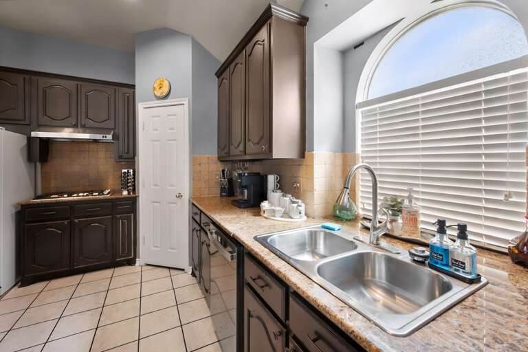 12-1705 Fairfax Drive_6758.jpg