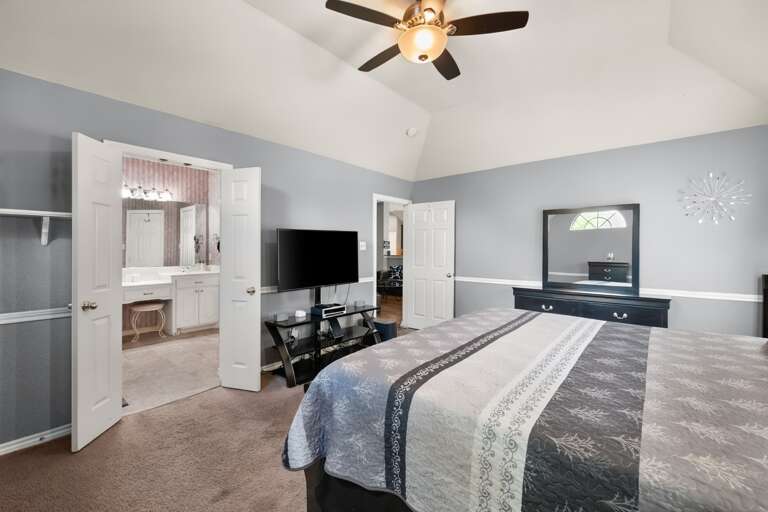 24-1705 Fairfax Drive_6833.jpg