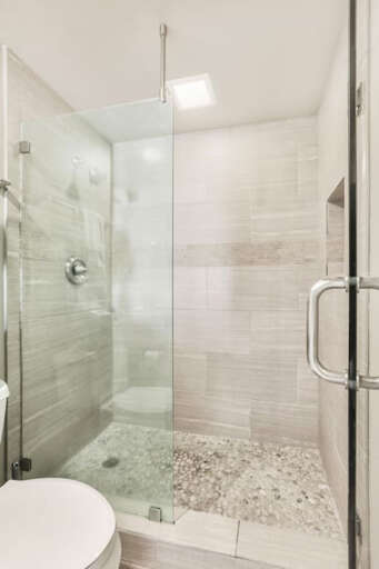 2nd bathroom with nice updated glass shower! 2nd bathroom with nice updated glass shower!