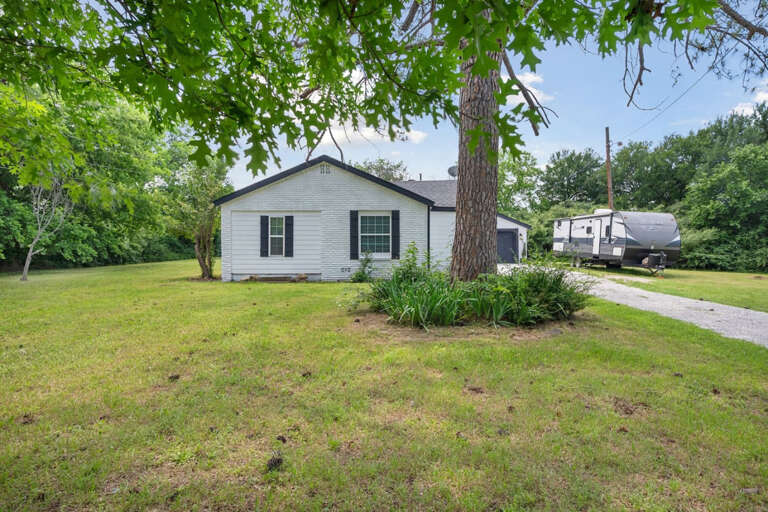 Front Yard view from street