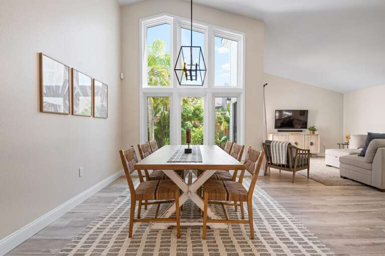 Seat your whole group for dinner without splitting anyone off to a second table.