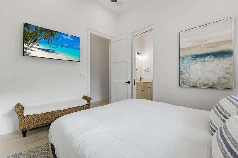 Claim the queen room with your own ensuite — Smart TV ready, privacy built in, no sharing the hallway bathroom with anyone.