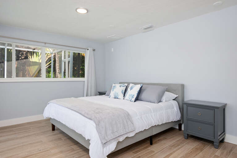 Second Bedroom with Bay view!