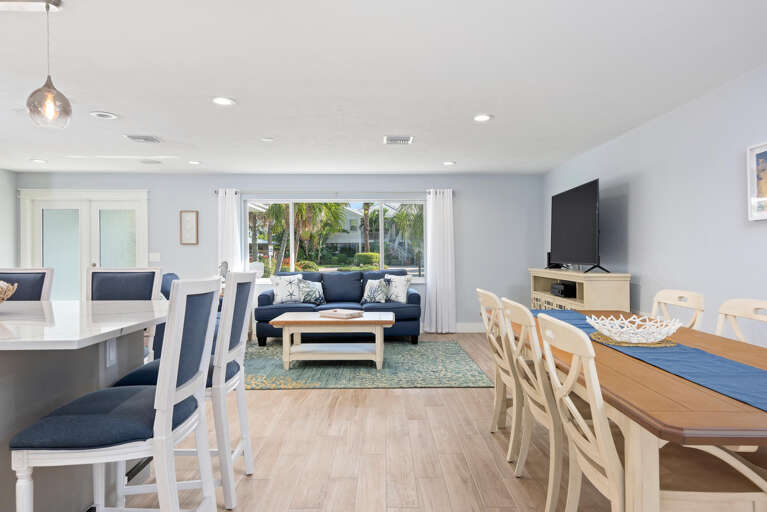 Open Floor Plan, Large dinning table