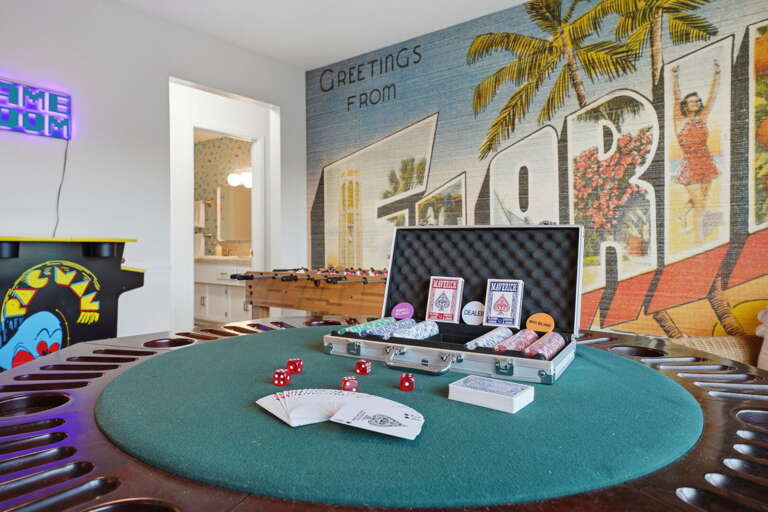Shuffle the cards, sort the chips, and settle in — the poker table is set up and the tournament runs on your schedule.