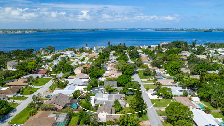 Just a short drive from that waterway — your neighborhood puts you minutes from Anna Maria Island just a bird's view away.