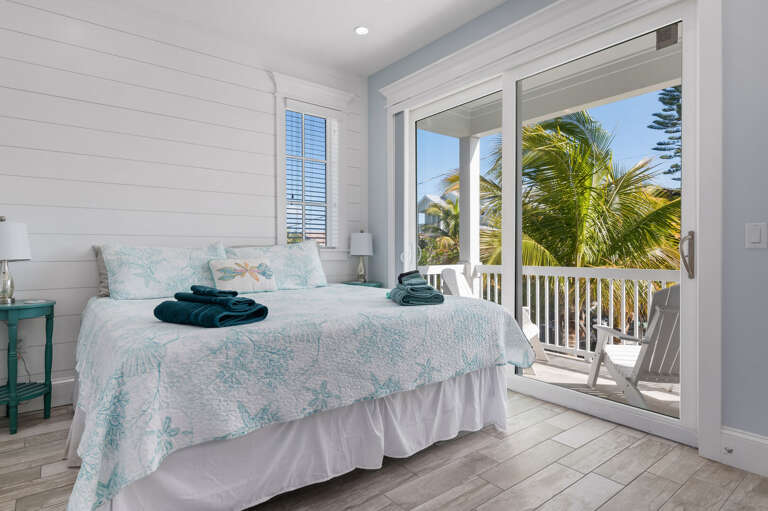 Wake up and slide the doors open to palm trees instead of an alarm — this king room comes with a private balcony that's yours alone every morning.