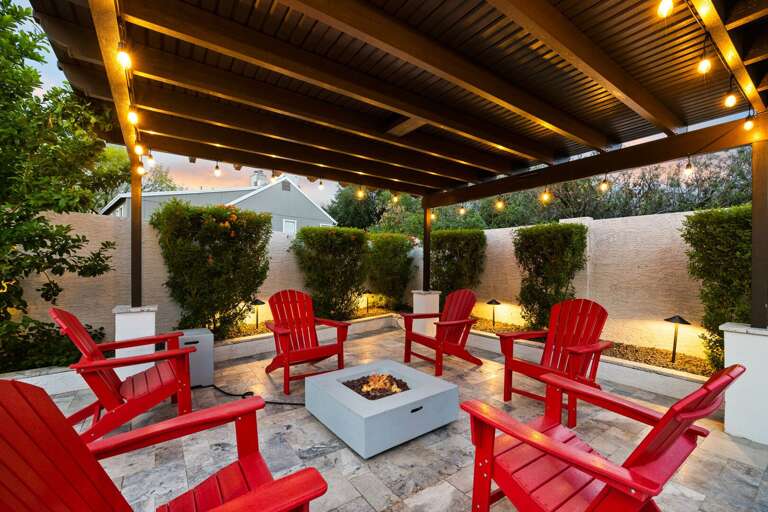 Outdoor Firepit w/ Seating for 6 Outdoor Firepit w/ Seating for 6