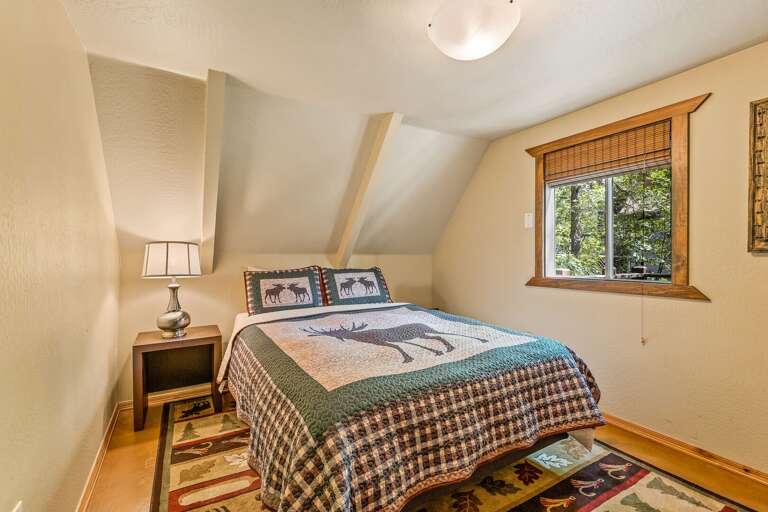 Spacious bedroom with Queen size bed