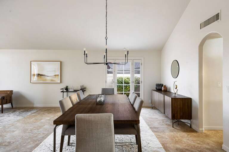 Elegant features of the dining room.