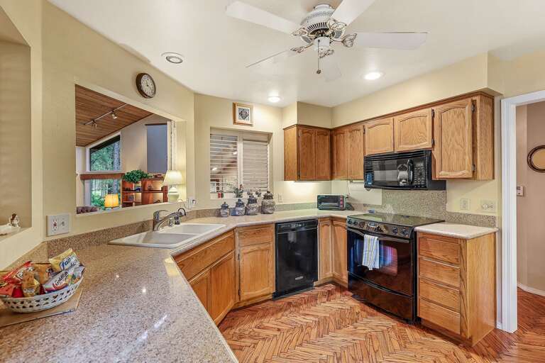 Fully Equipped Kitchen Fully Equipped Kitchen