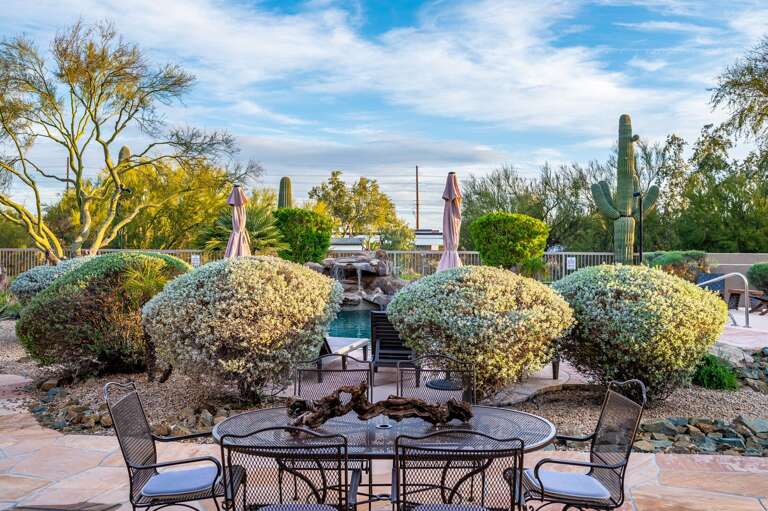 Dine outdoors Dine outdoors