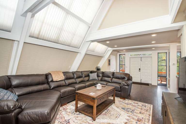 Welcome in! Welcome in!