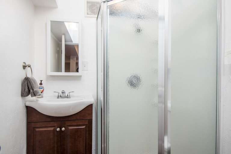 Bathroom 3 w/ standing shower Bathroom 3 w/ standing shower