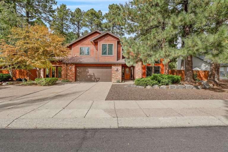 Prime Location for Adventure: Perfectly situated just 4 miles from downtown Flagstaff, 20 minutes Prime Location for Adventure: Perfectly situated just 4 miles from downtown Flagstaff, 20 minutes