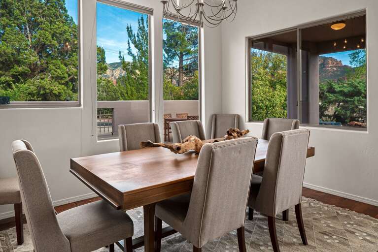 Dining Area w/ Seating for 8 Dining Area w/ Seating for 8