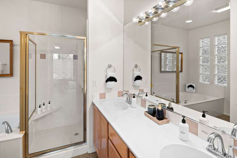 Full Master Bathroom Full Master Bathroom