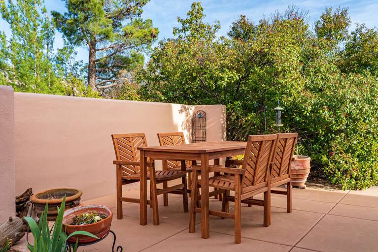Outdoor Dining Area Outdoor Dining Area
