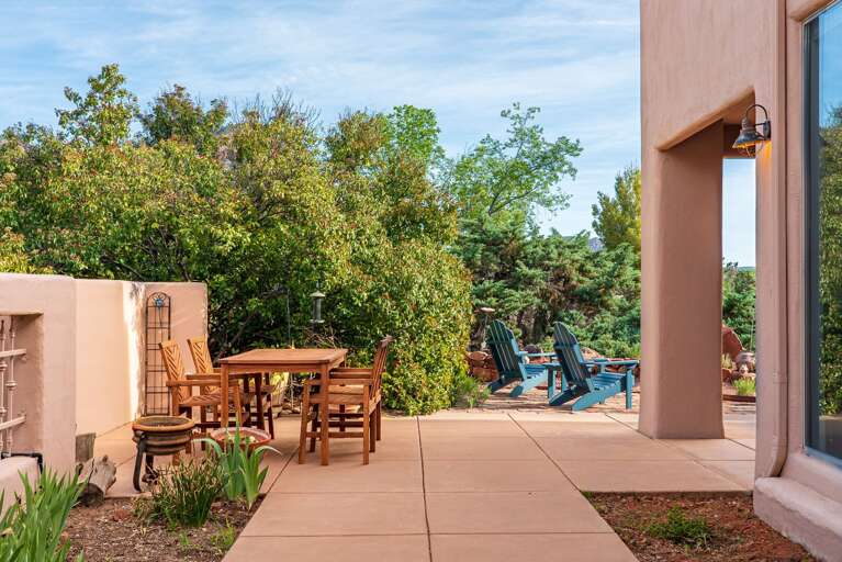 Outdoor Dining Area Outdoor Dining Area