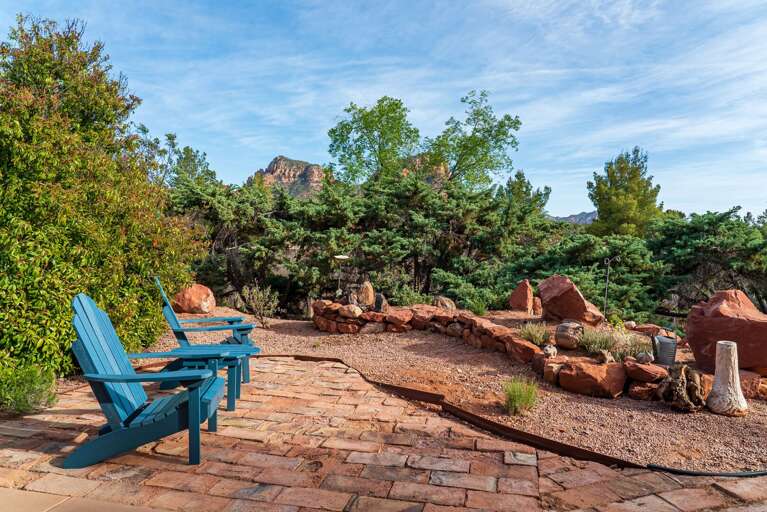 Outdoor Lounge Area Outdoor Lounge Area