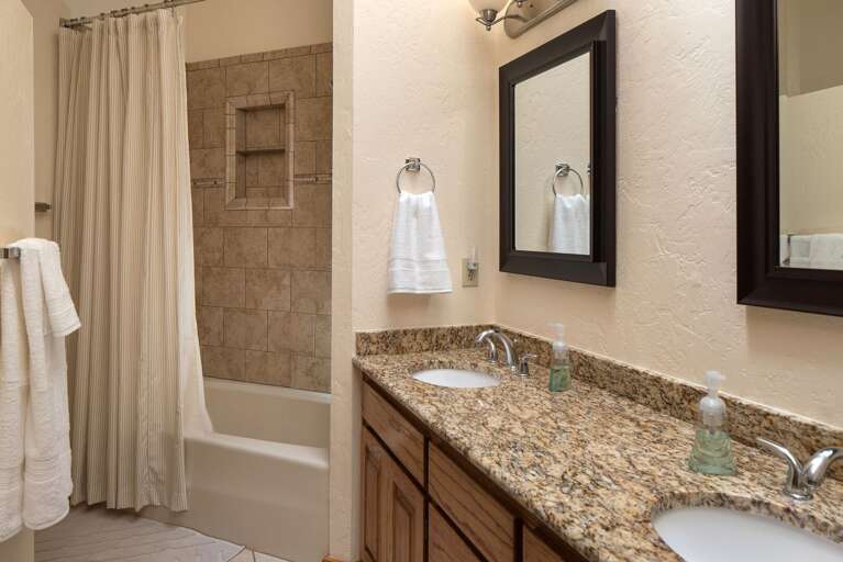 Master Bathroom Master Bathroom