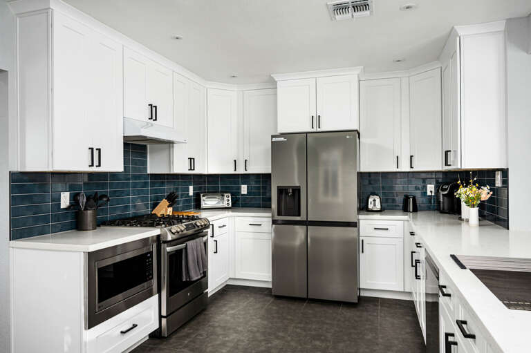 Closer look at the kitchen. Closer look at the kitchen.