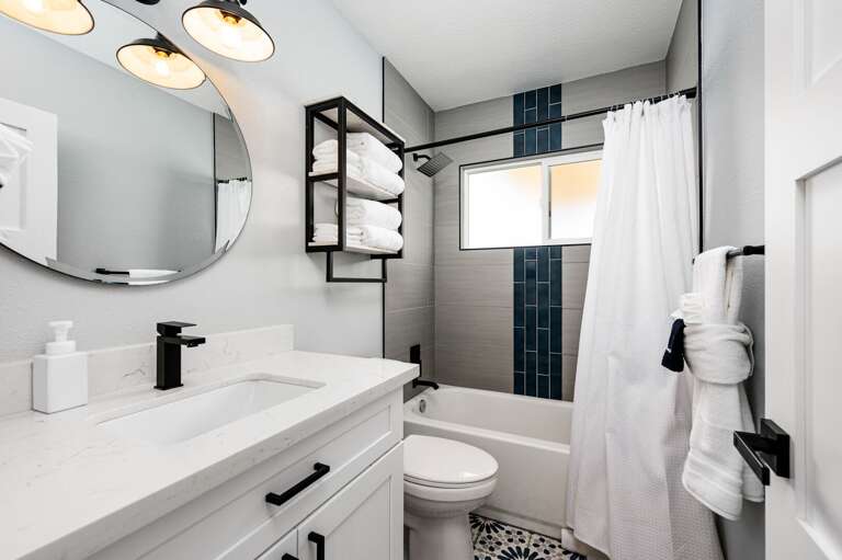 Full bathroom Full bathroom