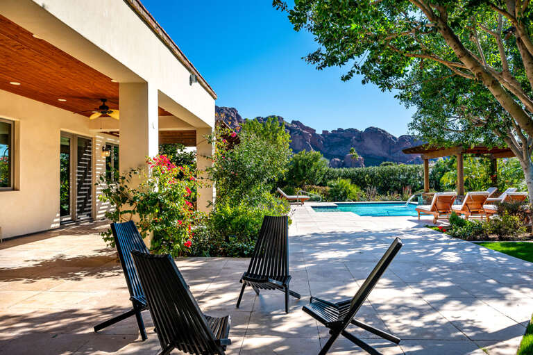 Chat around the various seating spaces.