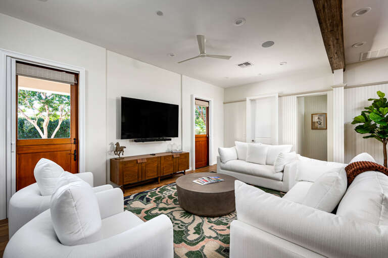 A perfect gathering space for the living room.