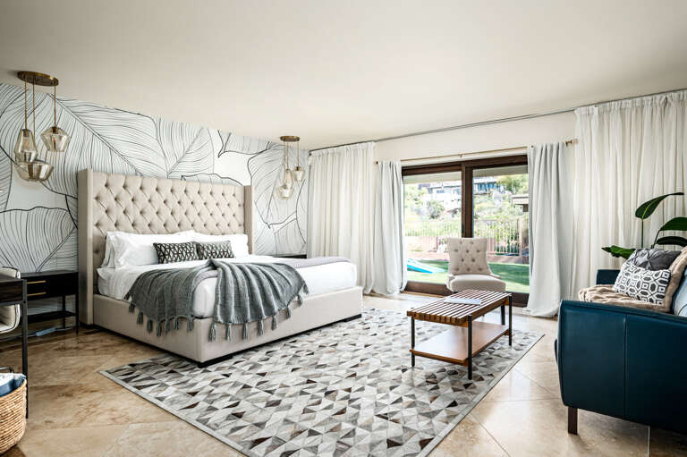 Master bedroom Master bedroom