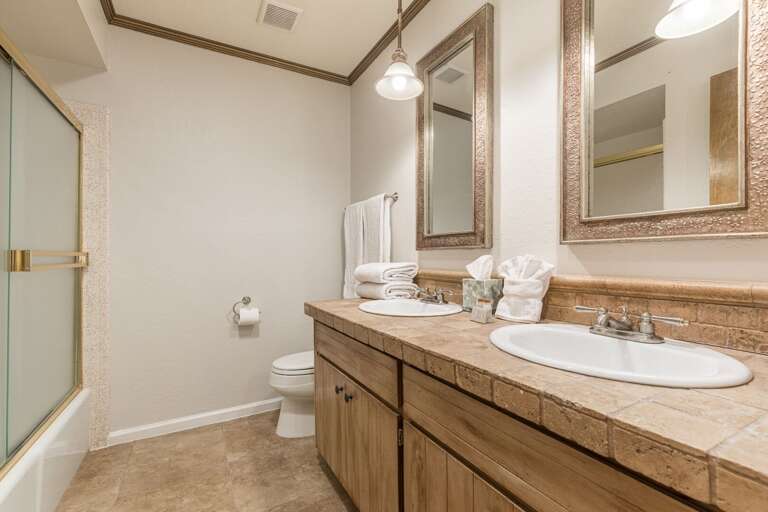Full Bathroom w/ Shower-Tub Combo