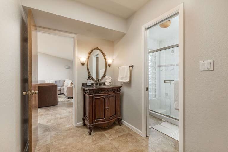 Main Suite Bathroom w/ Shower