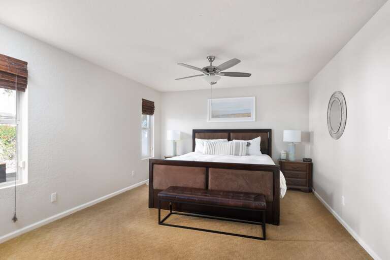 Main Suite w/ King Bed