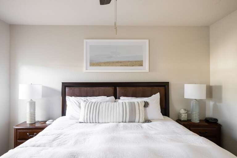 Main Suite w/ King Bed