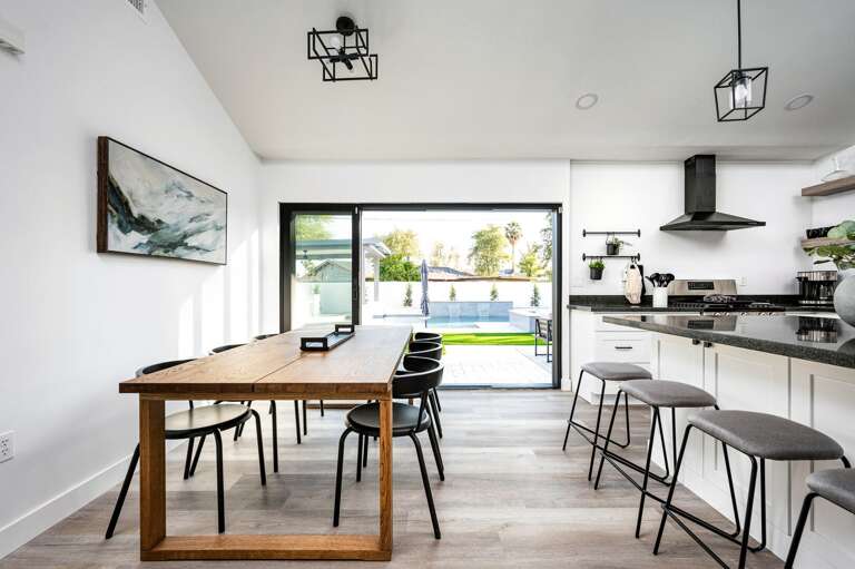 Dining for 6 and 4 at the kitchen island.